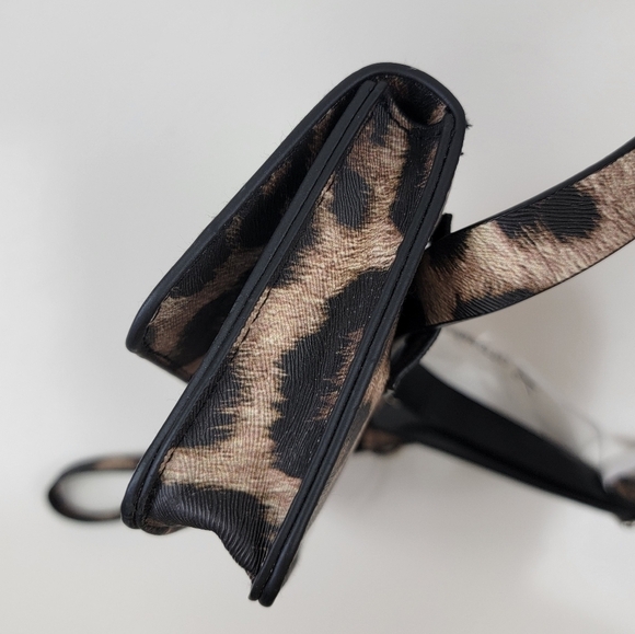 DKNY Leopard Belt Bag Wallet NEW - Picture 12 of 14